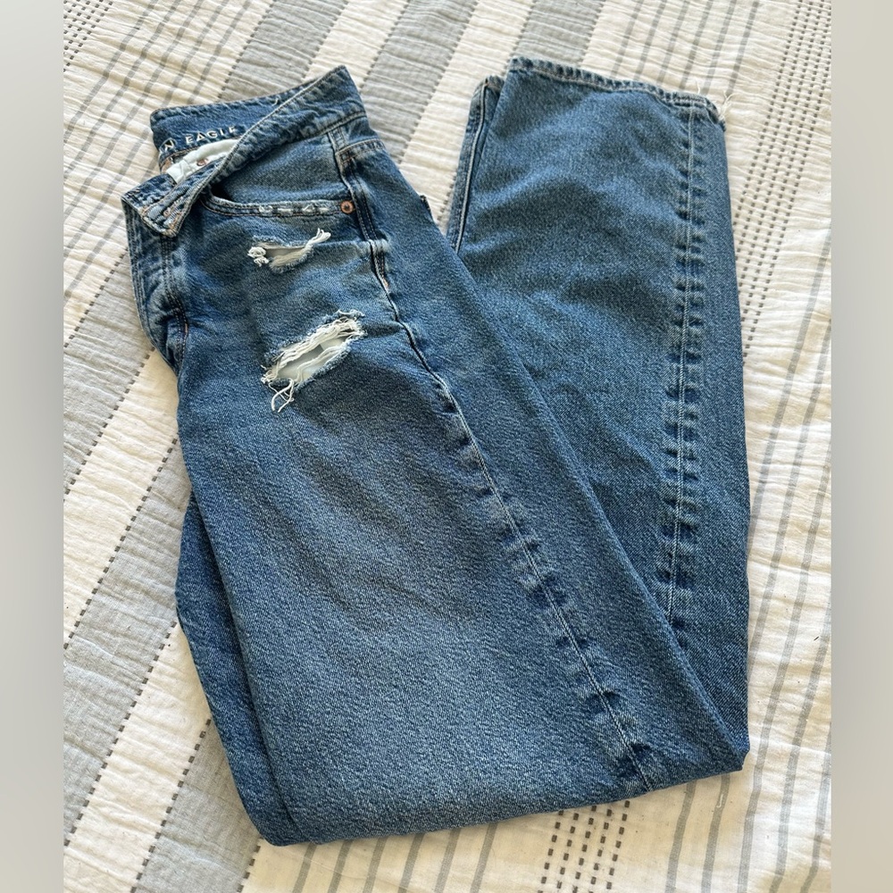American Eagle Baggy Mom Jeans Womens Size 4
Button Fly